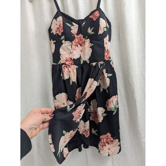 Maurices women's medium black dress with pink peonies built in bra, pockets J6 - Picture 4 of 8